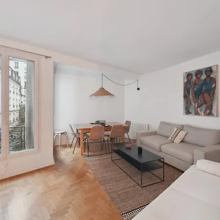 Appartement Le Charme Parisien A Deux Pas De Montmartre *