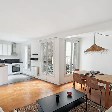 Le Charme Parisien A Deux Pas De Montmartre